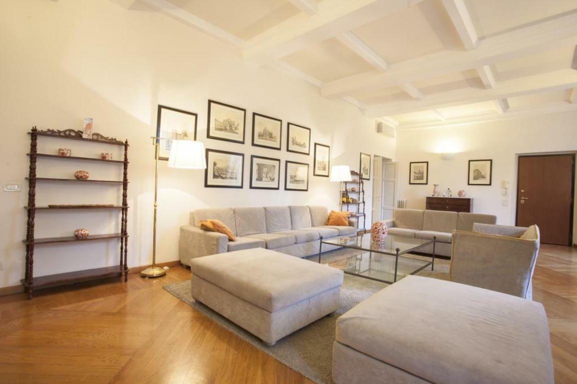 Istay - Cellini * Florenz